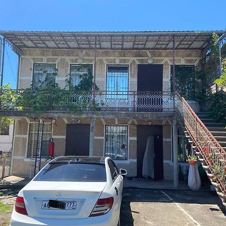 У Риты Sukhumi Exterior foto